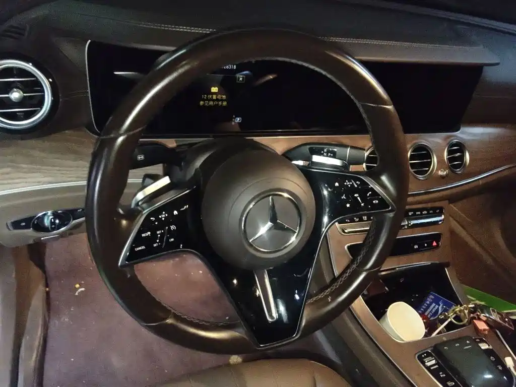 Mercedes-Benz E-Class — миниатюра 3