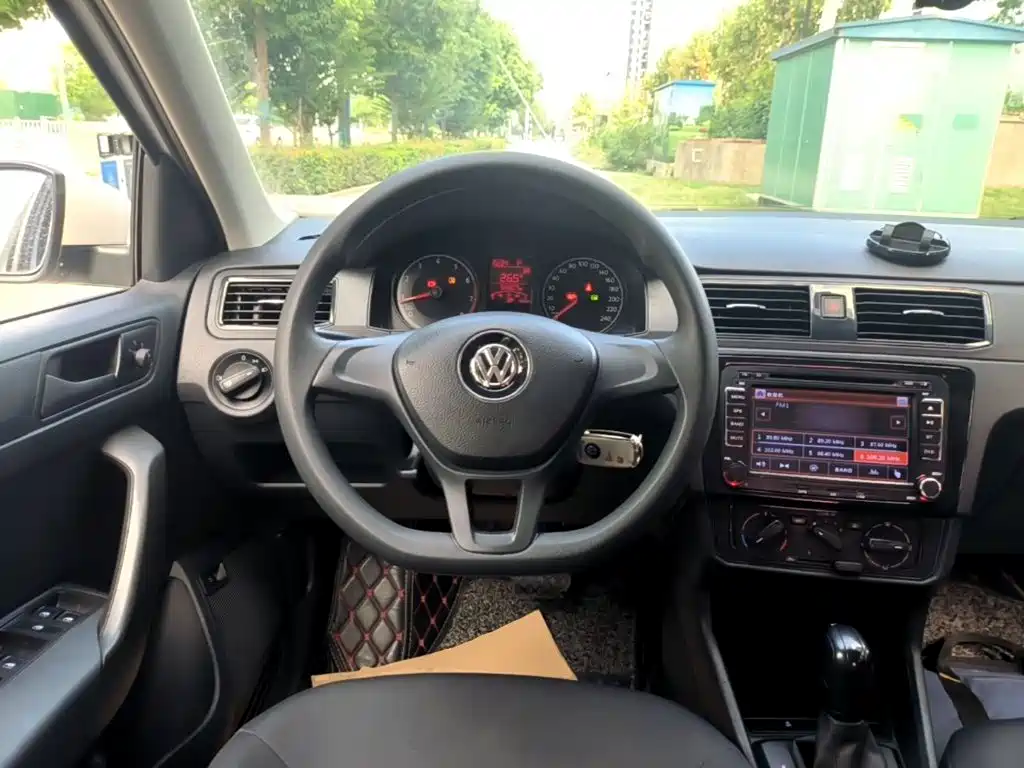 Volkswagen Santana — миниатюра 11
