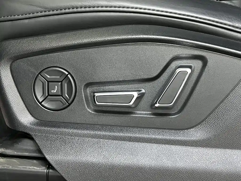 Audi Q7 — миниатюра 7