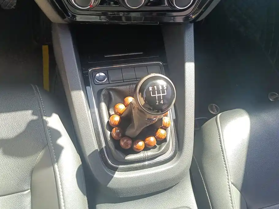 Volkswagen Sagitar — миниатюра 16