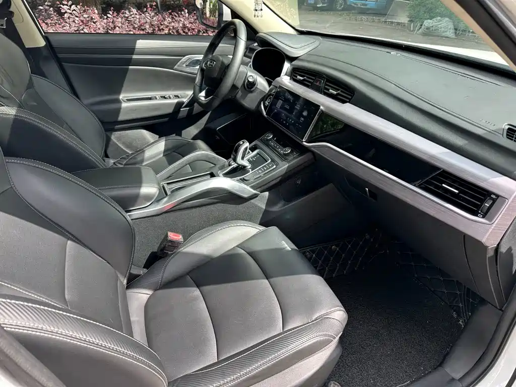 Geely Boyue — миниатюра 15
