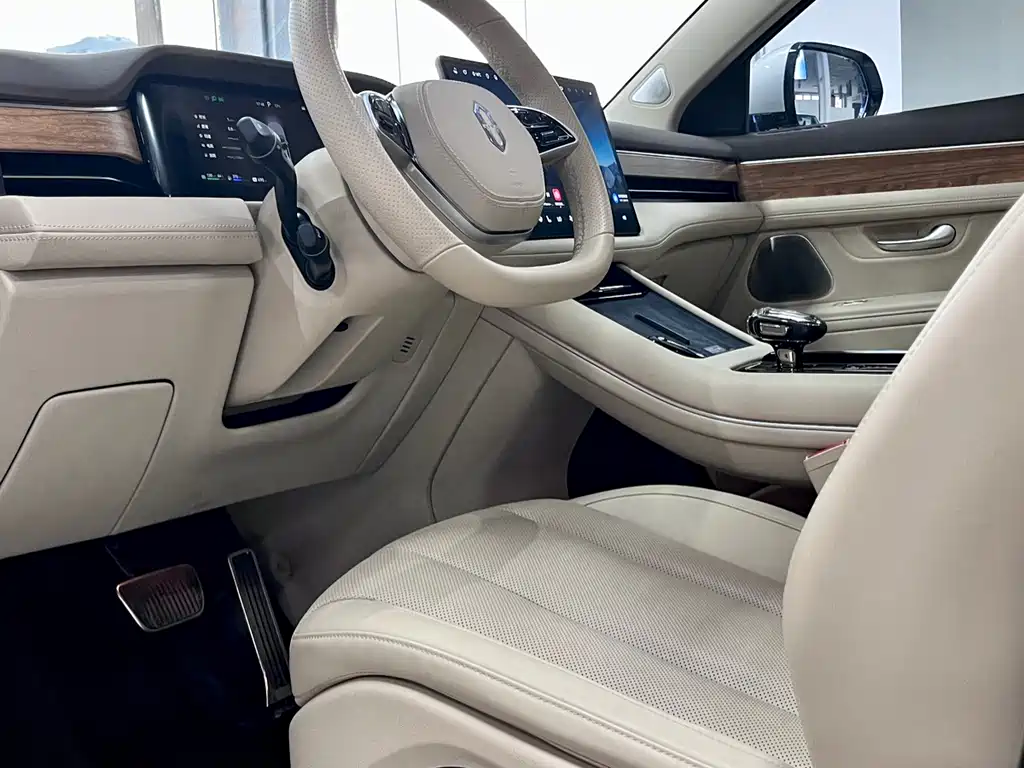 AITO ASK THE WORLD M7