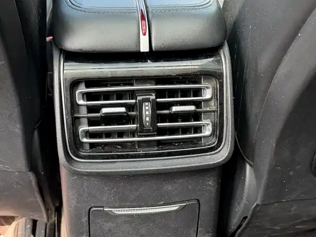 Hongqi Hongqi HS5 — миниатюра 4