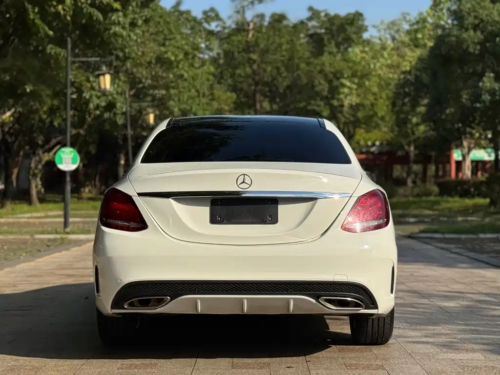 Mercedes-Benz C-Class — миниатюра 7