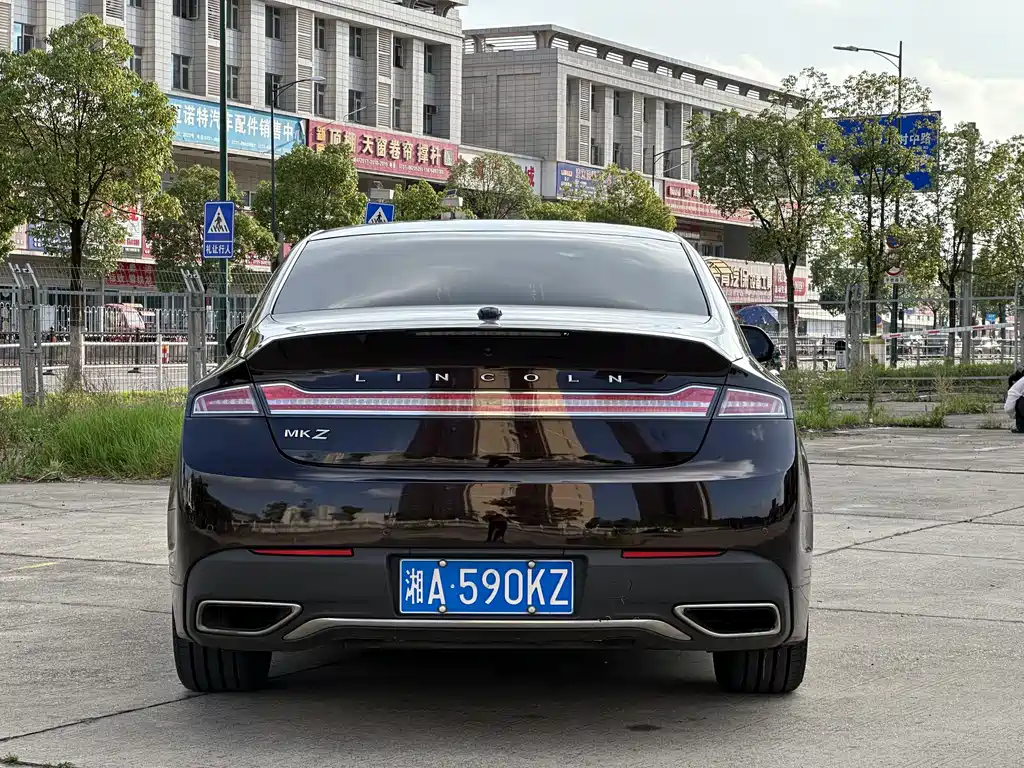 Lincoln MKZ 2019 2.0T Premium V