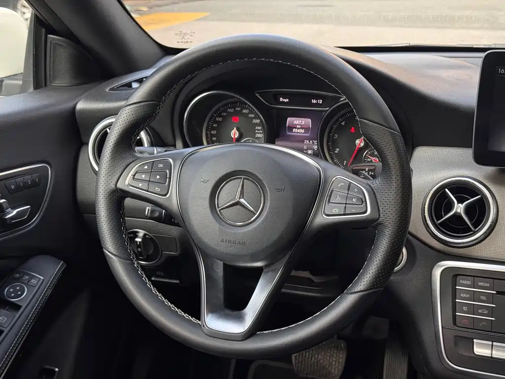 Mercedes-Benz CLA (Import) — миниатюра 8