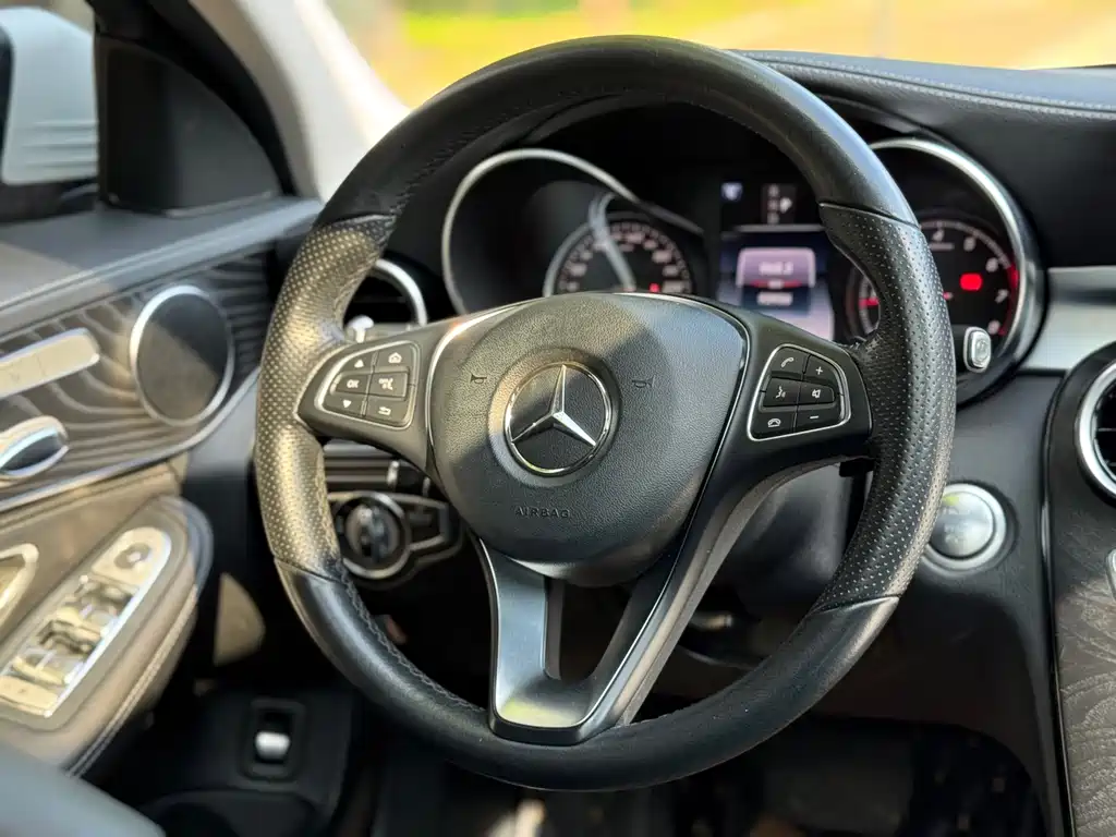 Mercedes-Benz C-Class — миниатюра 12