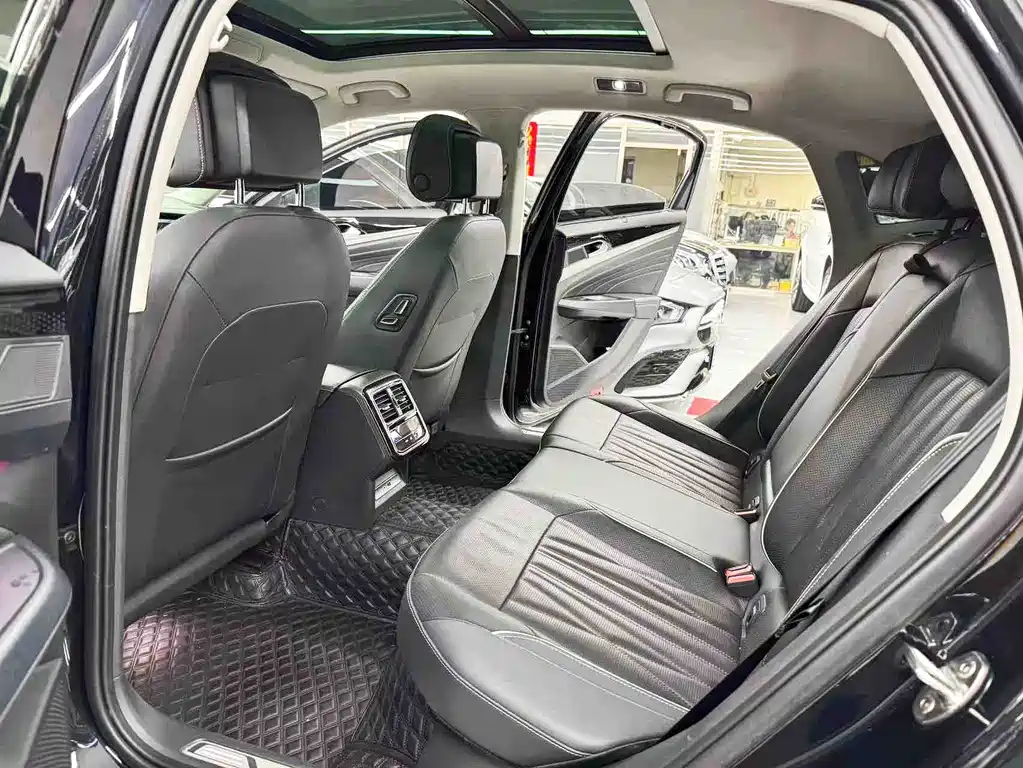 Volkswagen Passat 2023 330TSI Luxury
