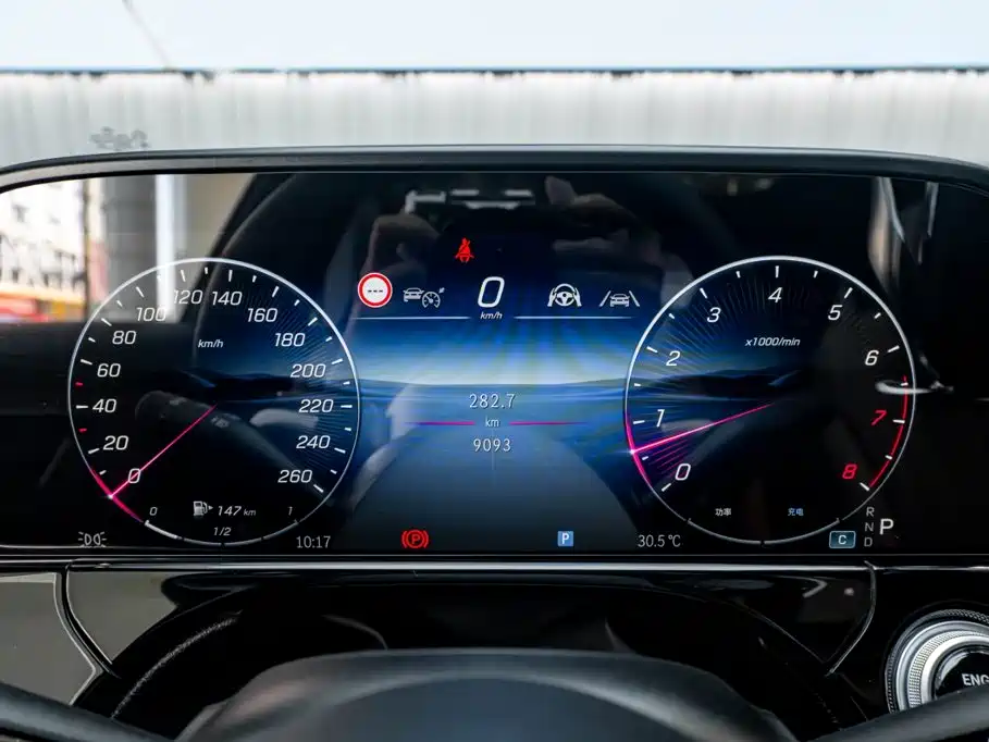 Mercedes-Benz E-Class — миниатюра 13