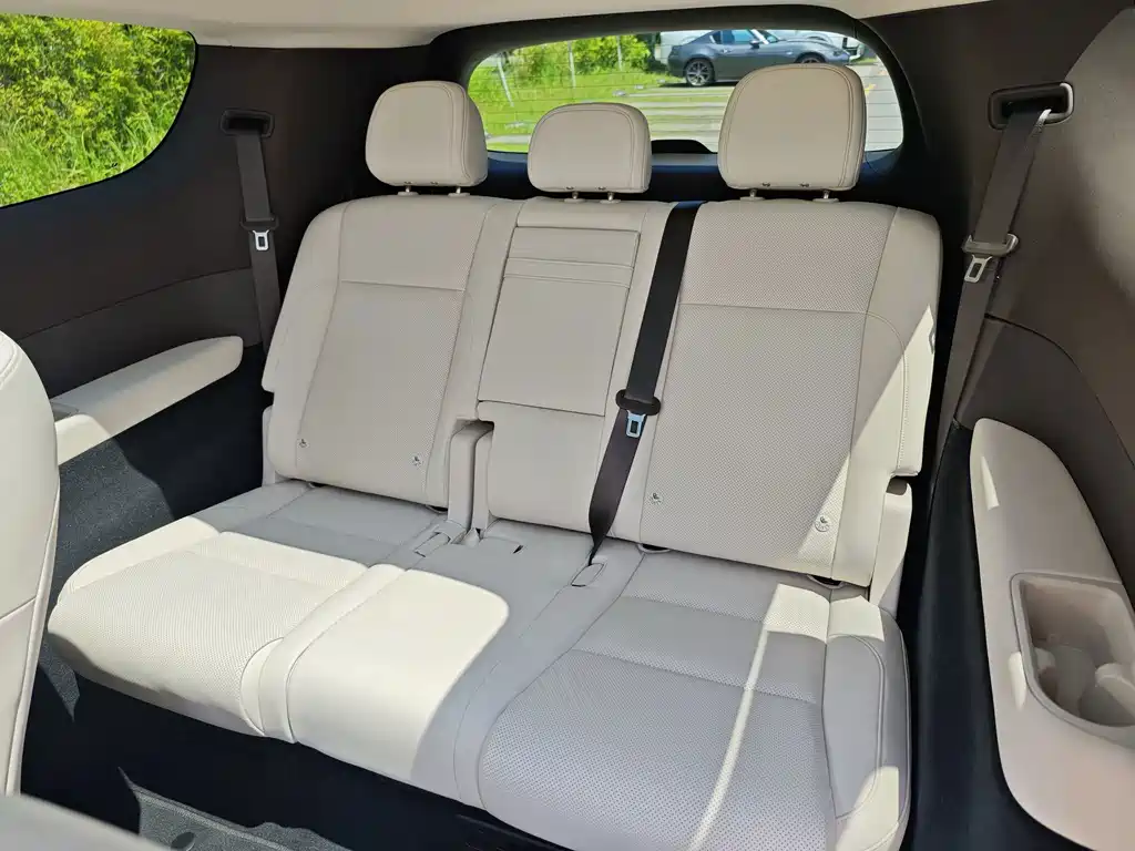 Li Auto Li MEGA — миниатюра 23