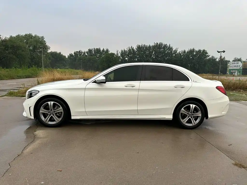 Mercedes-Benz C-Class — миниатюра 7