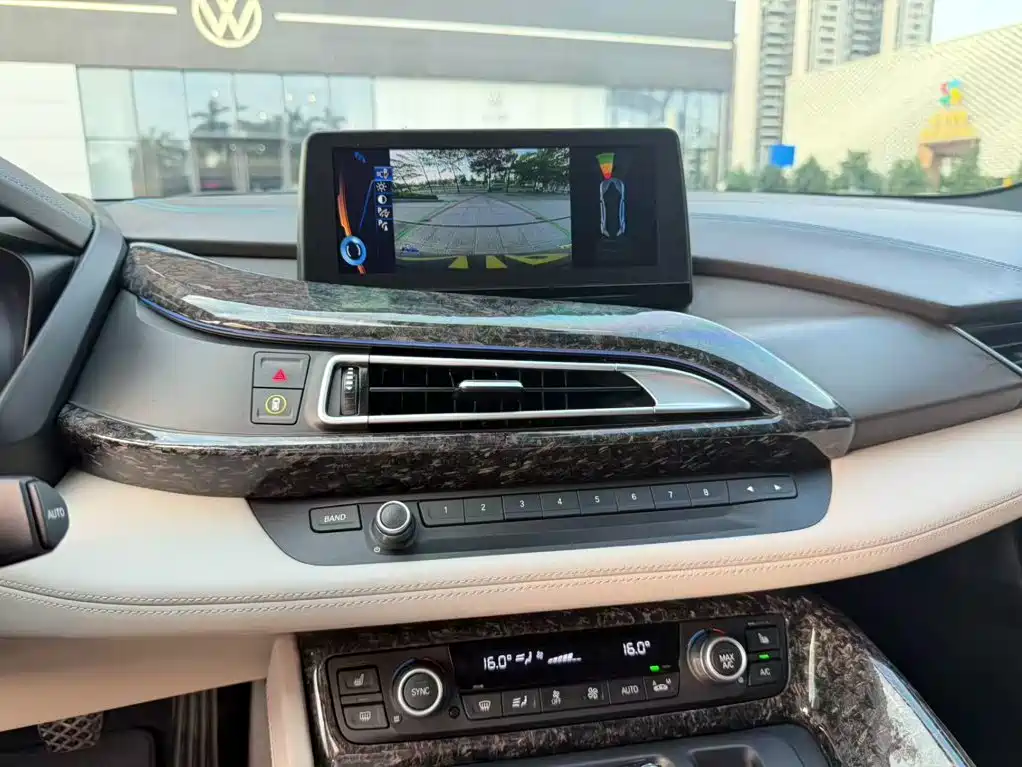 BMW i8 — миниатюра 8