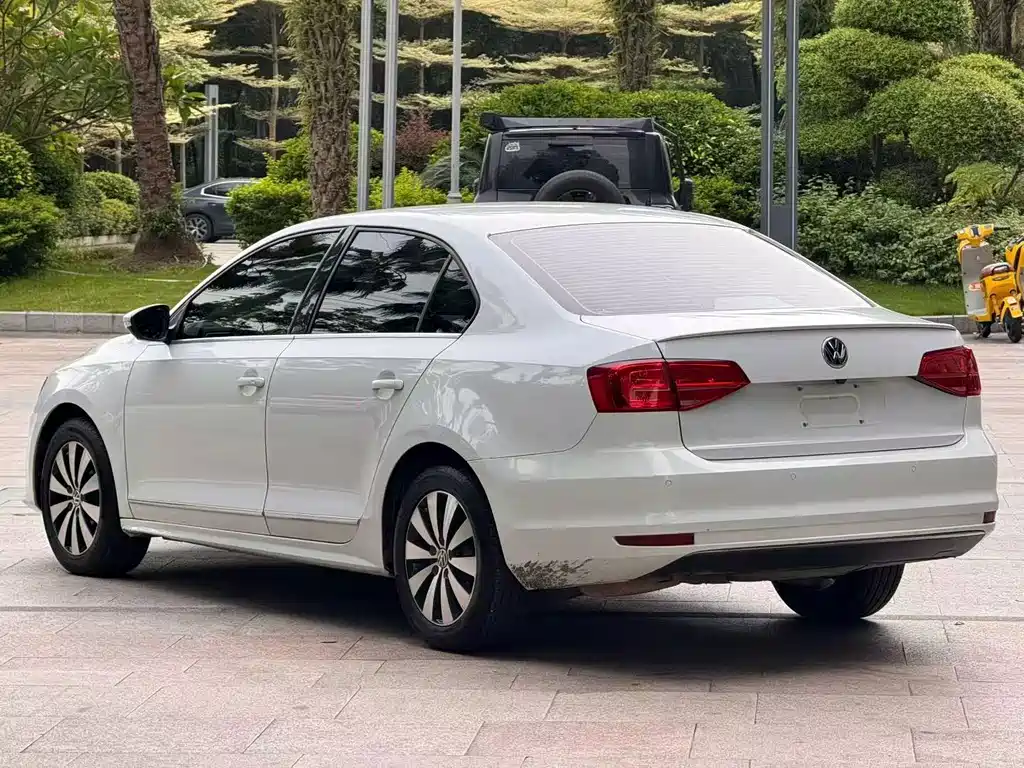 Volkswagen Sagitar — миниатюра 5