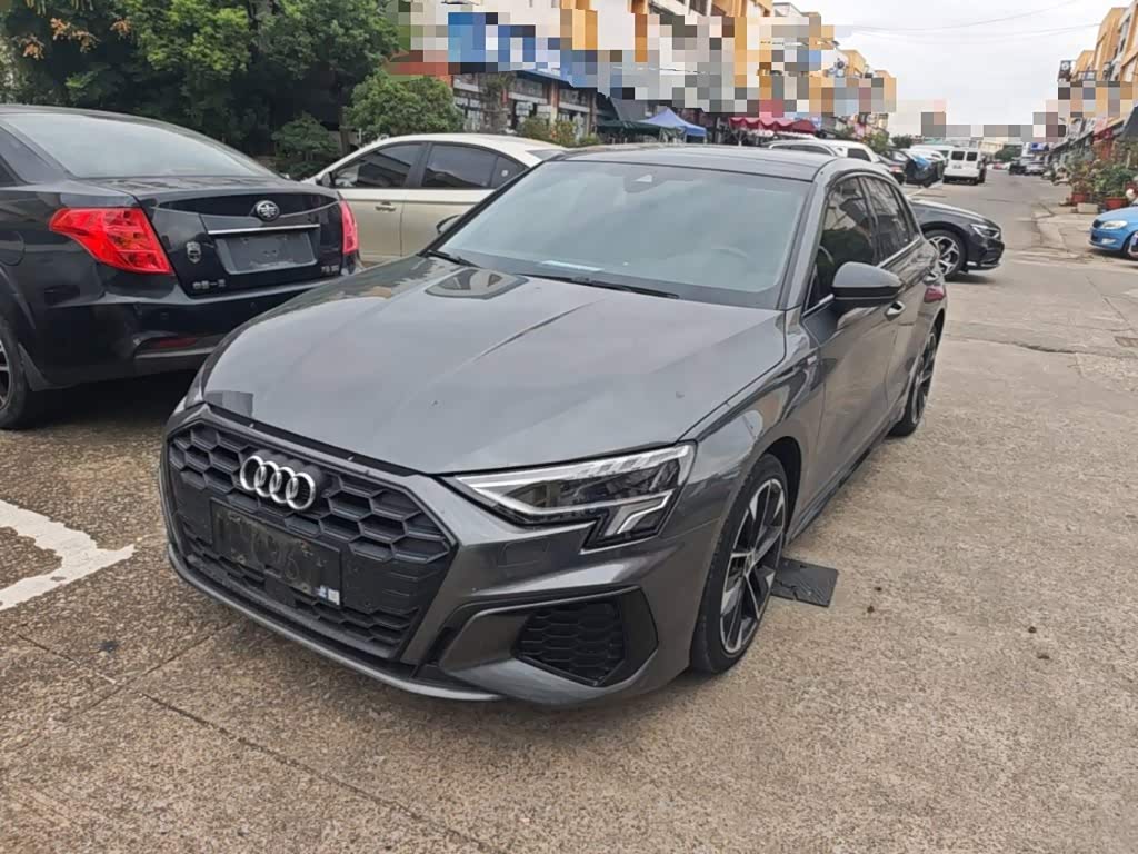 Audi A3 1.4 л 2023 г. Серебристо-серый, пробег 37400 км
