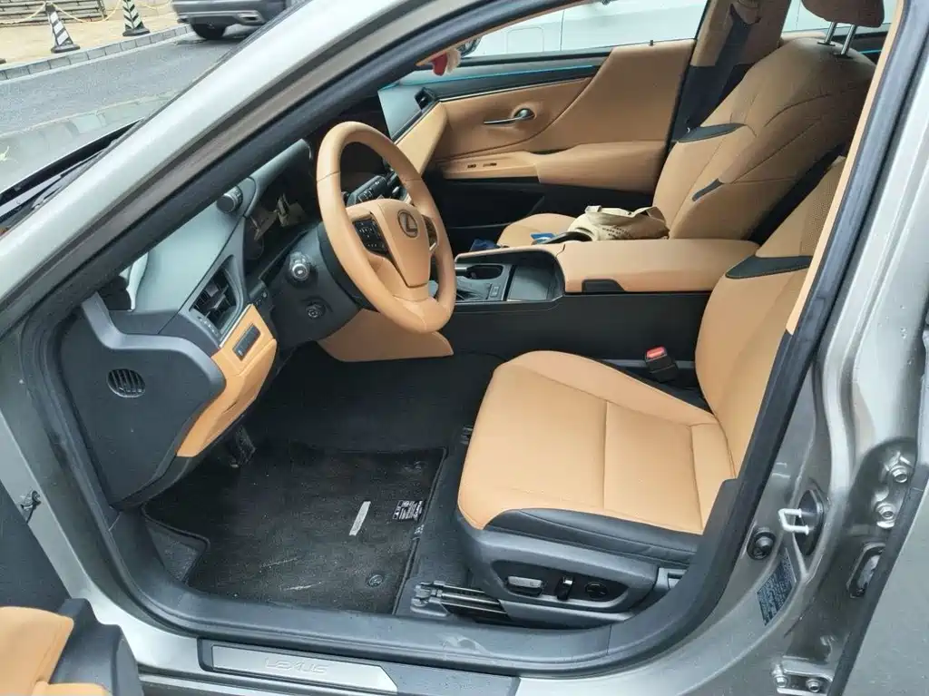 Lexus ES 2025 200 Premium