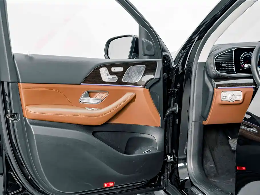 Mercedes-Benz GLE (Import) — миниатюра 17