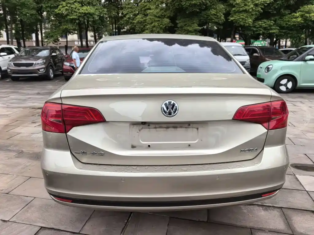 Volkswagen Bora — миниатюра 6