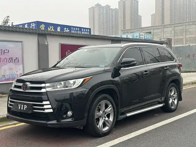 TOYOTA HIGHLANDER