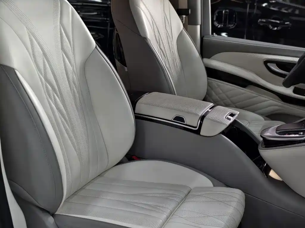Mercedes-Benz V-Class — миниатюра 17