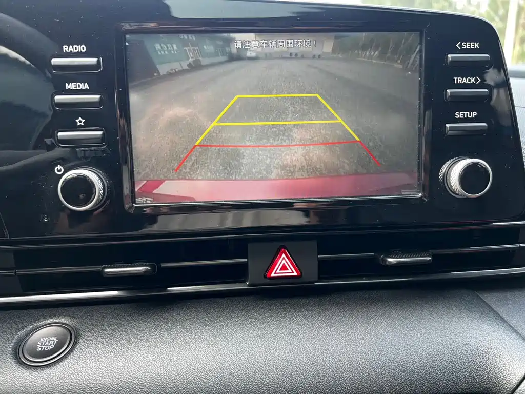 Hyundai Elantra — миниатюра 13