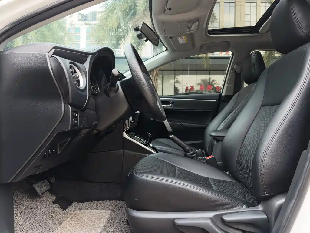 Toyota Corolla Hybrid — миниатюра 6