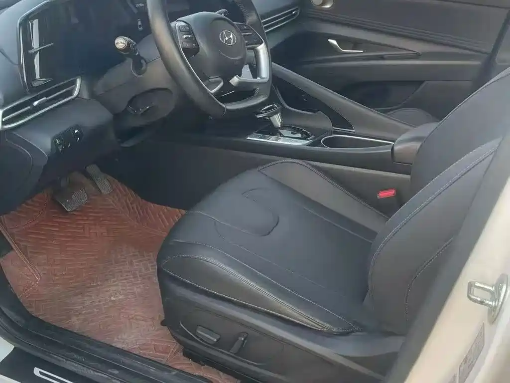 Hyundai Elantra — миниатюра 4