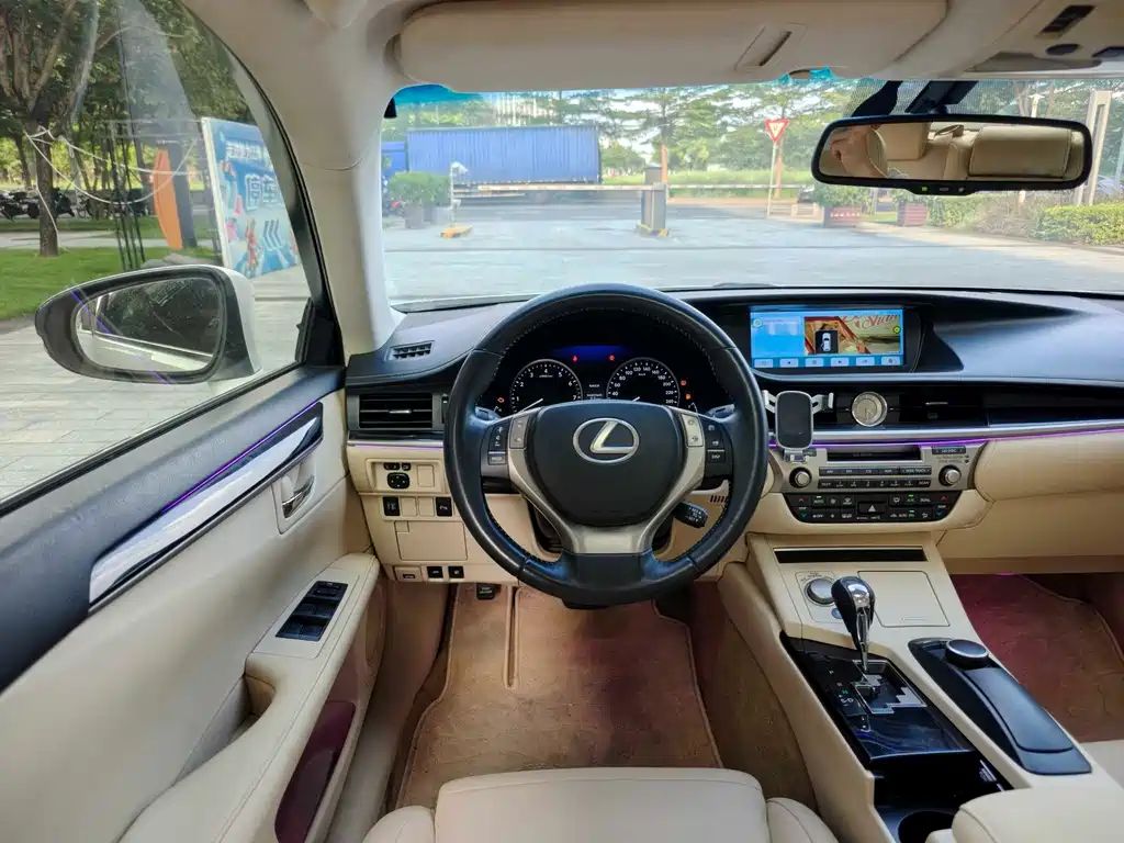Lexus ES — миниатюра 8