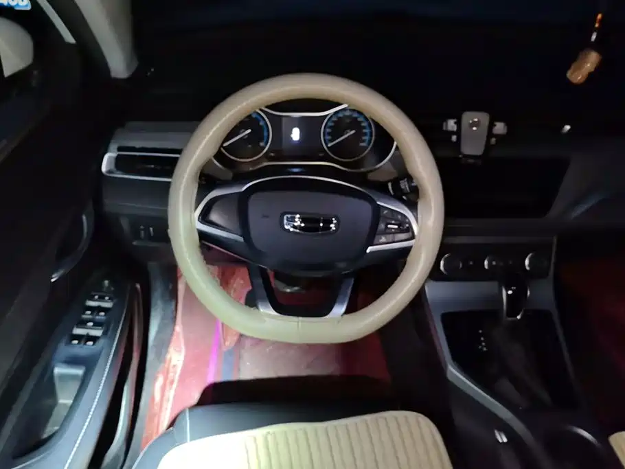 Geely Emgrand — миниатюра 15
