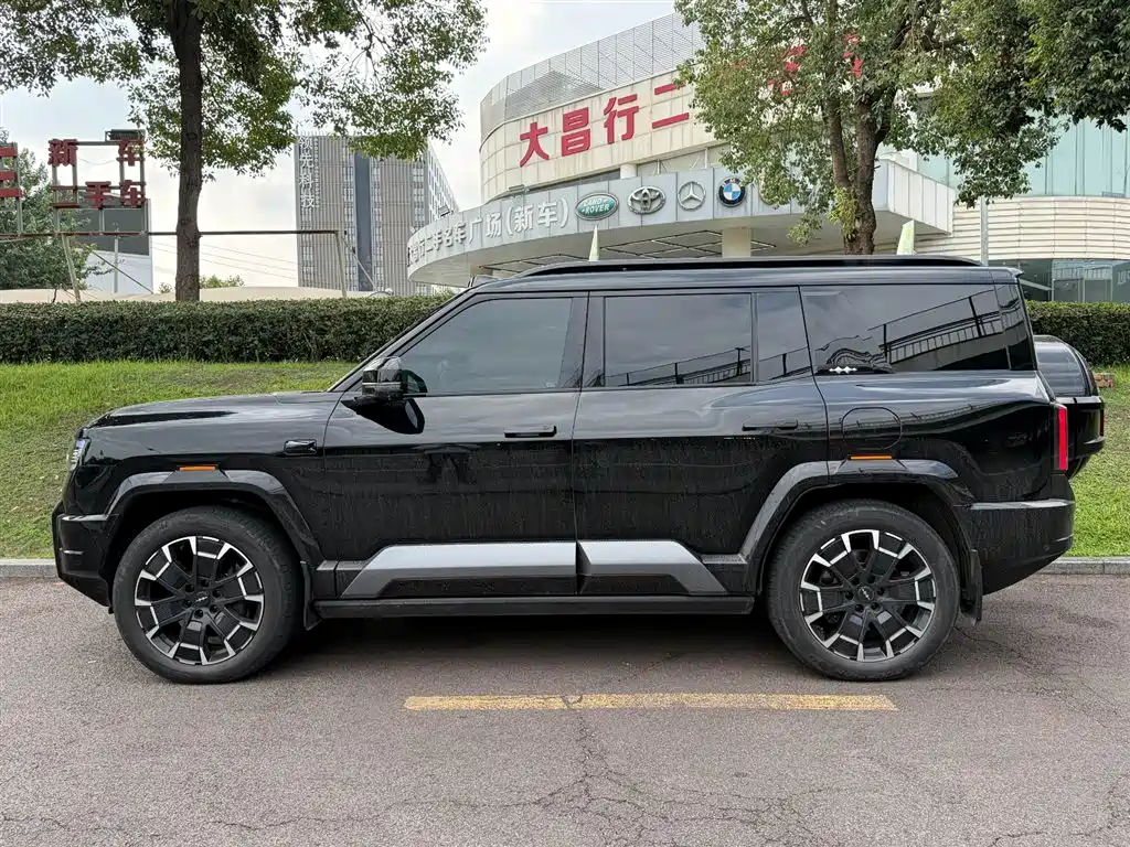 Fangchengbao Leopard 8 8 2025 Flagship 7 мест