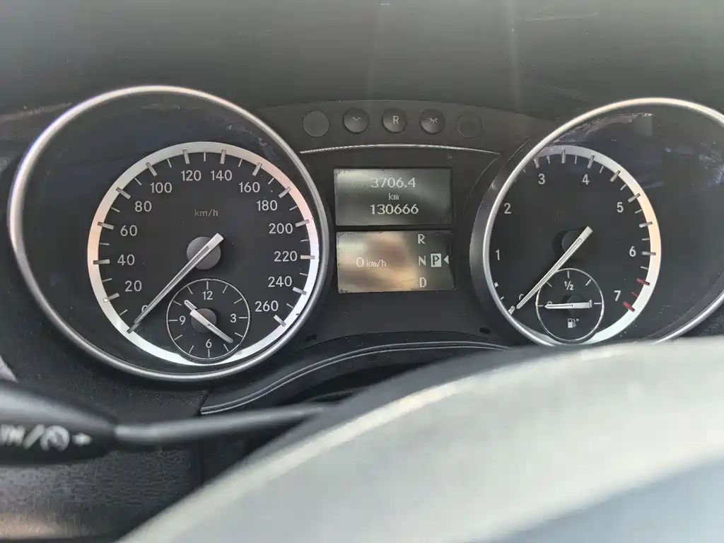 Mercedes-Benz R 2017 R 320 4MATIC