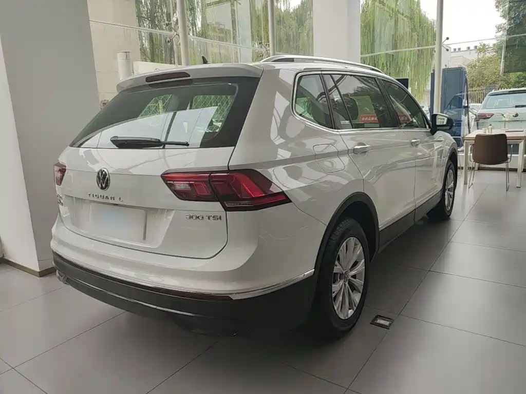 Volkswagen Tiguan L — миниатюра 7