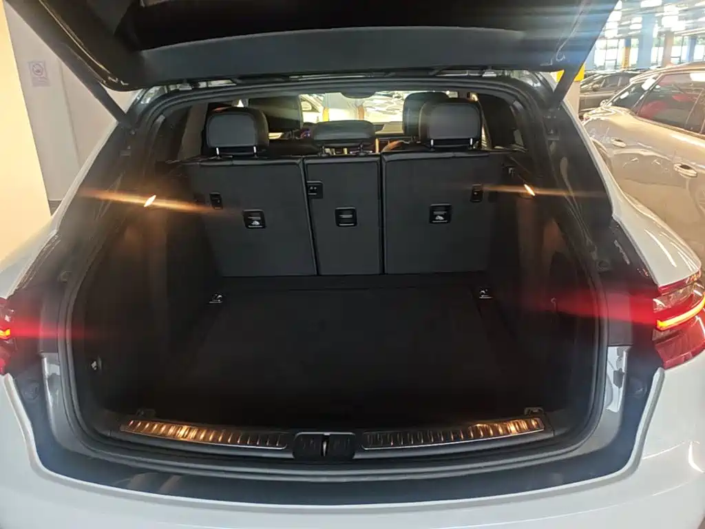 Porsche Macan — миниатюра 19