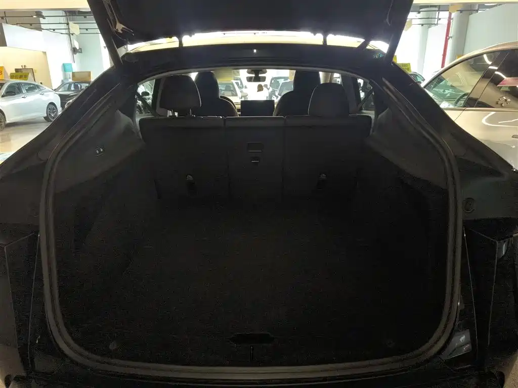 Tesla Model Y - фото 15