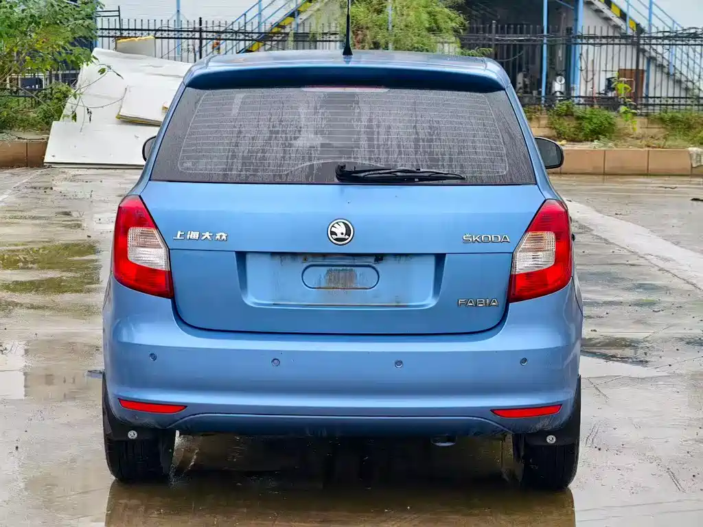Skoda Fabia — миниатюра 8
