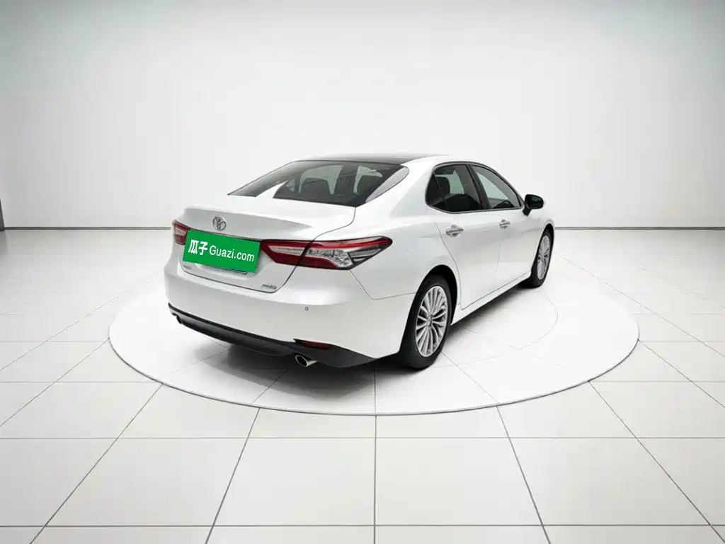 Toyota Camry — миниатюра 6