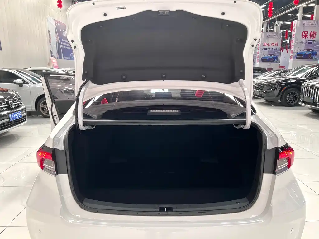 Toyota Corolla — миниатюра 13