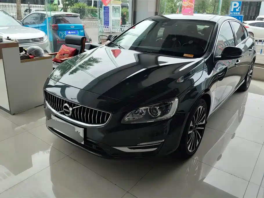 Купить Volvo S60