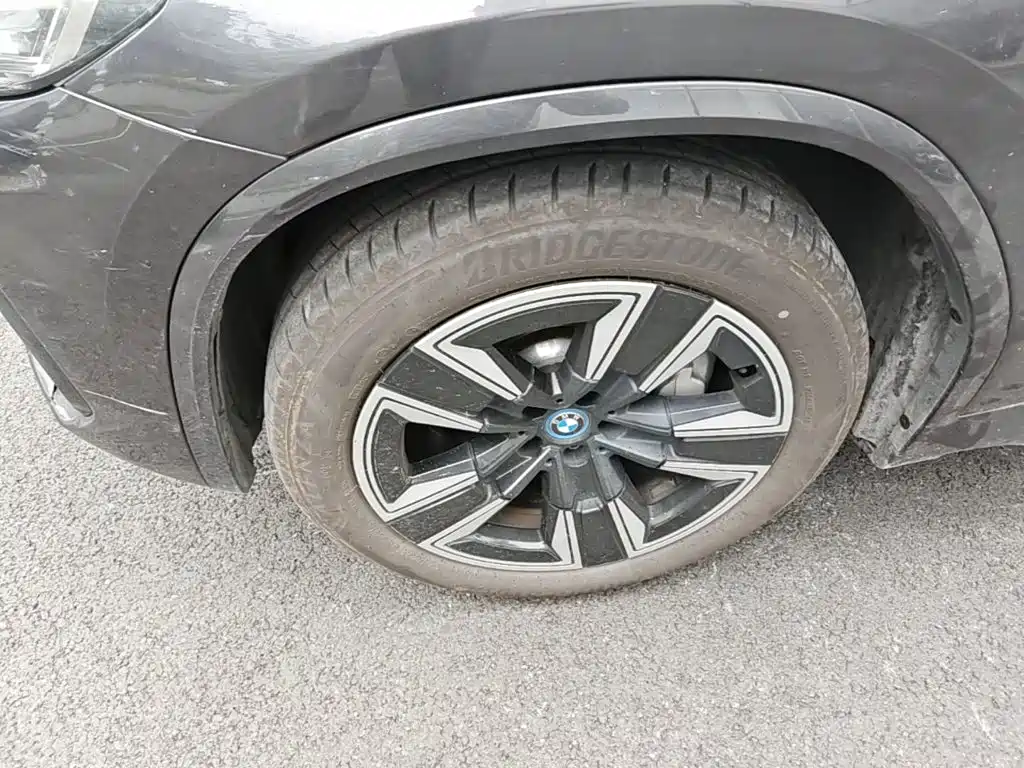 BMW iX3 — миниатюра 23