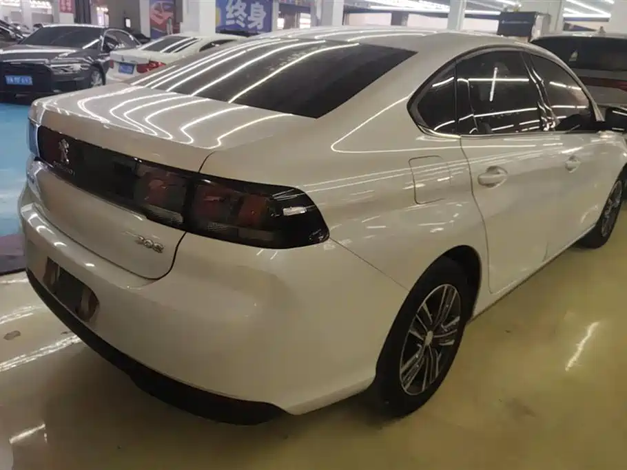 PEUGEOT 308