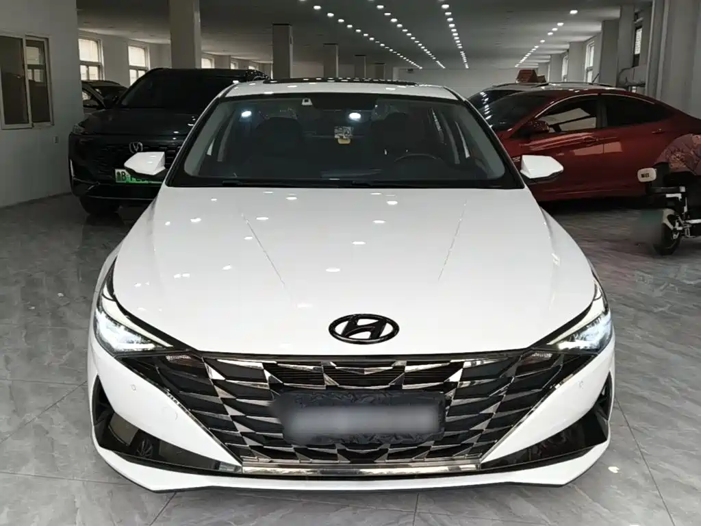 Hyundai Elantra — миниатюра 3