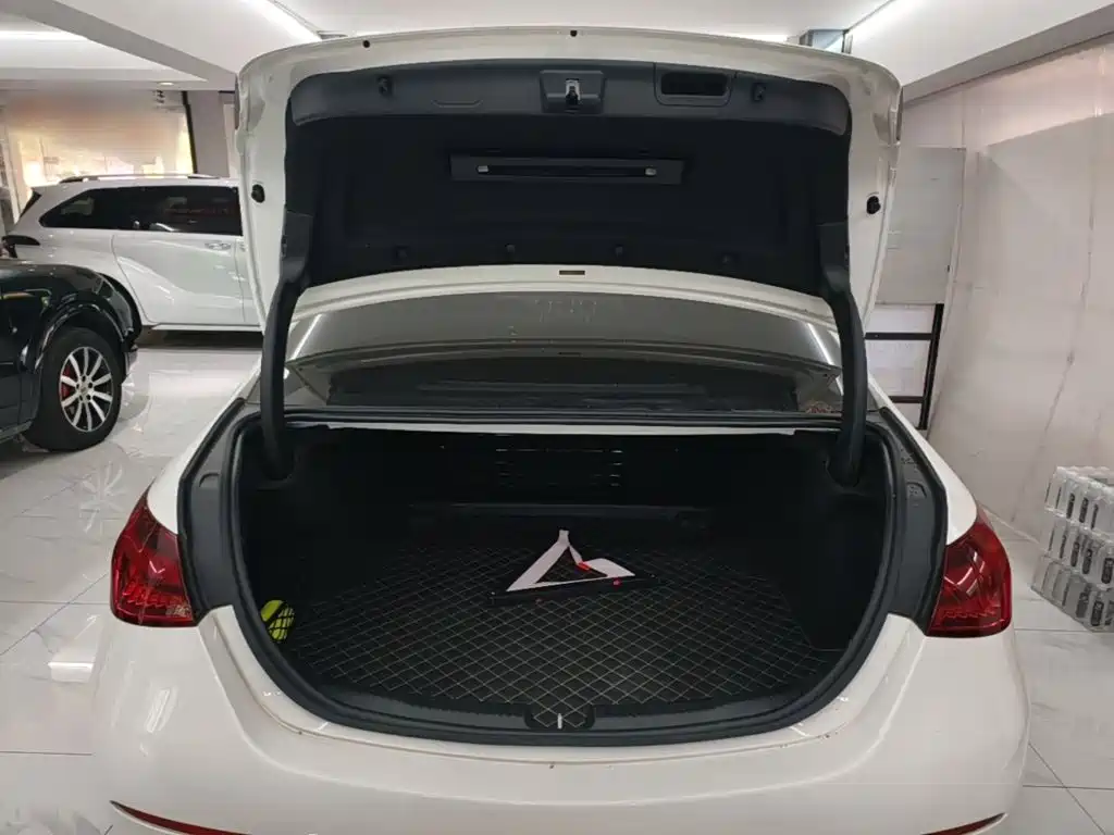 Mercedes-Benz C-Class — миниатюра 19
