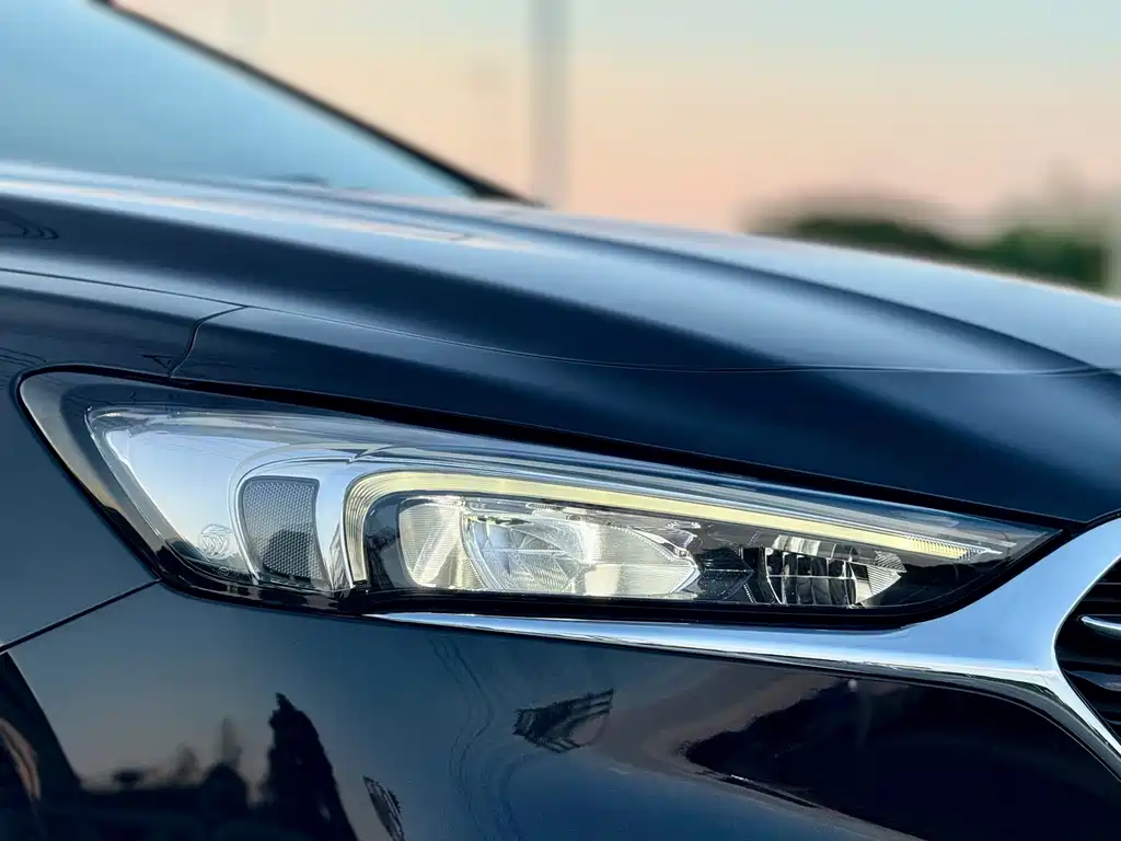 Buick LaCrosse — миниатюра 10