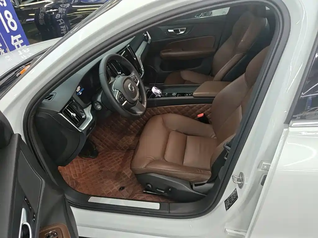 Volvo S60 — миниатюра 15