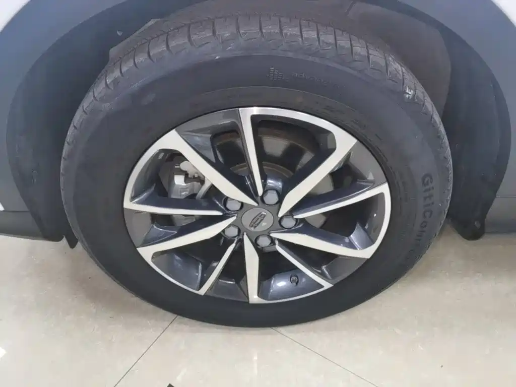 Geely Binyue — миниатюра 23