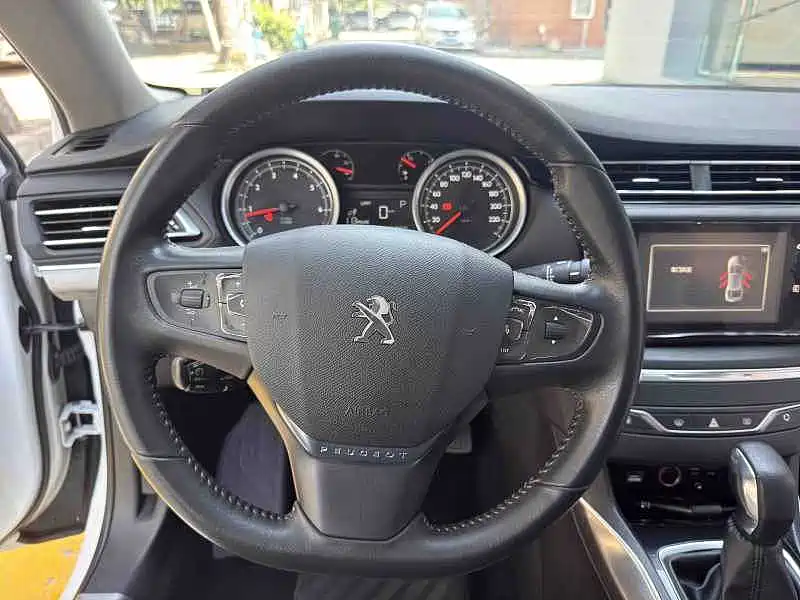 Peugeot 408 — миниатюра 7