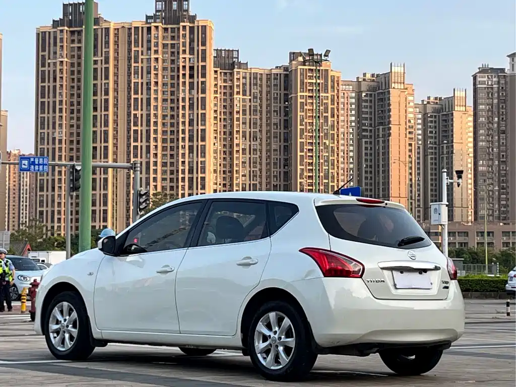 Nissan Tiida 1.6L CVT Comfort Type, фото 9