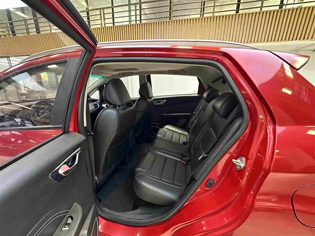 Geely Vision X3 — миниатюра 6