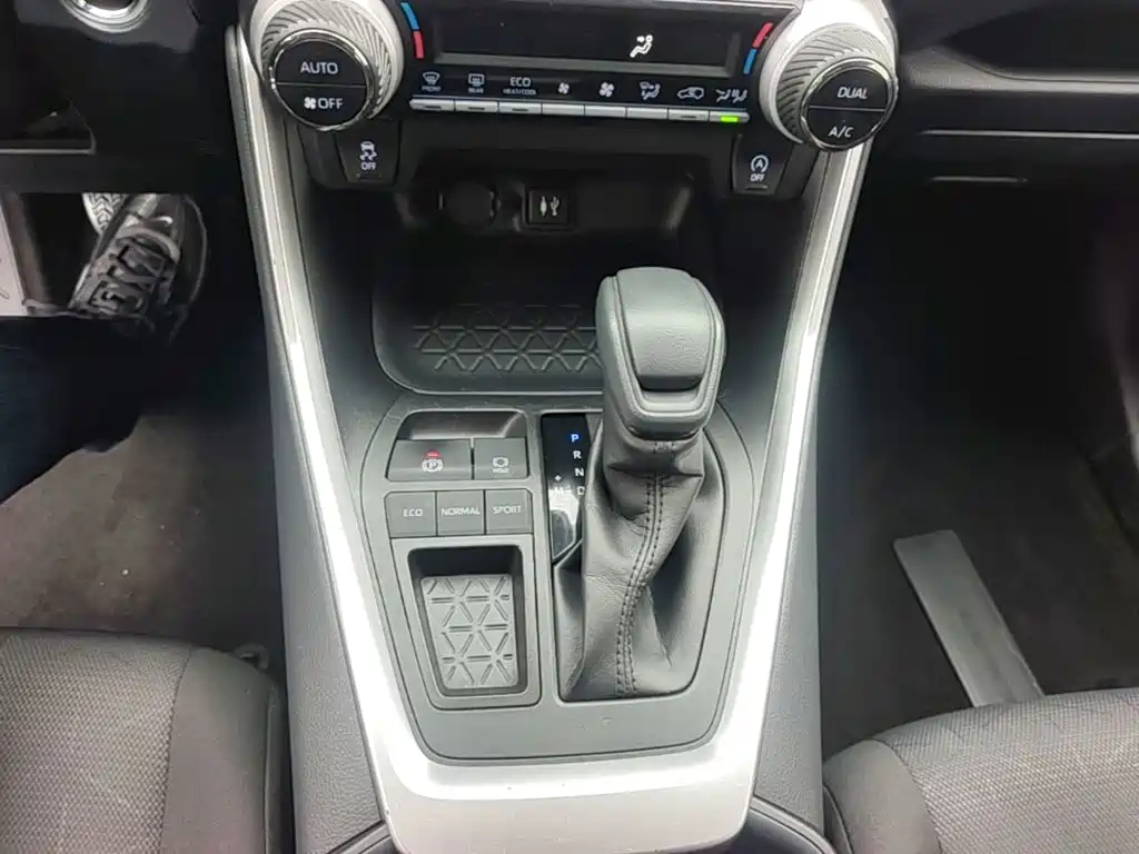 Toyota RAV4 — миниатюра 14