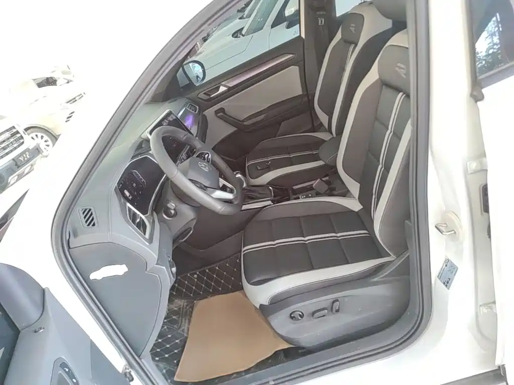 Volkswagen T-Roc — миниатюра 15