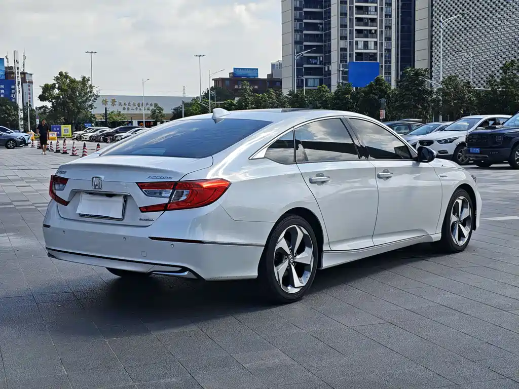 Honda Accord 2018 2.0L V